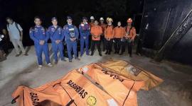 Tim SAR setelah mengevakuasi empat jasad ABK korban gas beracun di Barito Kuala, Kalimantan Selatan, Kamis (7/5/2026). (Foto: Kantor SAR Banjarmasin)