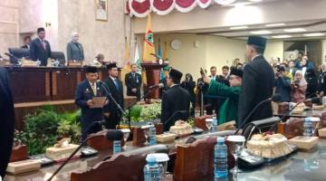 pengucapan sumpah janji Pengganti Antar Waktu (PAW) anggota DPRD Kalsel sisa masa jabatan 2024–2029, Kamis (30/04/26) sore. (SuarIndonesia/Ist)
