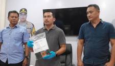 Kasat Reskrim Polresta Banjarmasin, Kompol Eru Alsepa didampangi Kanit PPA Ipda Partogi Hutahean, saat Press Rilis, Selasa (5/5/2026). (SuarIndonesia/YI)