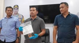 Kasat Reskrim Polresta Banjarmasin, Kompol Eru Alsepa didampangi Kanit PPA Ipda Partogi Hutahean, saat Press Rilis, Selasa (5/5/2026). (SuarIndonesia/YI)