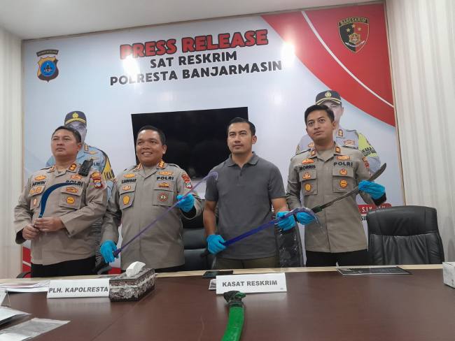 Pelaksana Harian (Plh) Kapolresta Banjarmasin, Kombes Pol Timbul R.K. Siregar, dalam konferensi pers di Mapolresta Banjarmasin, Selasa (5/5/2026) (SuarIndonesia/YI)
