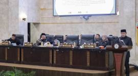 Keputusan diambil dalam rapat paripurna yang digelar Selasa (5/5/2026). Persetujuan dituangkan dalam Keputusan DPRD Kalsel Nomor 8 Tahun 2026. (SuarIndonesia/HM)