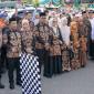 Ketua DPRD Balangan, Lindawati,turut serta melepas keberangkatan jemaah calon haji, Kamis (14/5/2026) (SuarIndonesia/Adv)