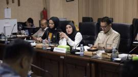 Rapat evaluasi dan perencanaan lanjutan pengelolaan transportasi publik yang digelar di Ruang Rapat Komisi III DPRD Kalsel, Kamis (21/5/2026). (SuarIndonesia/Ist)
