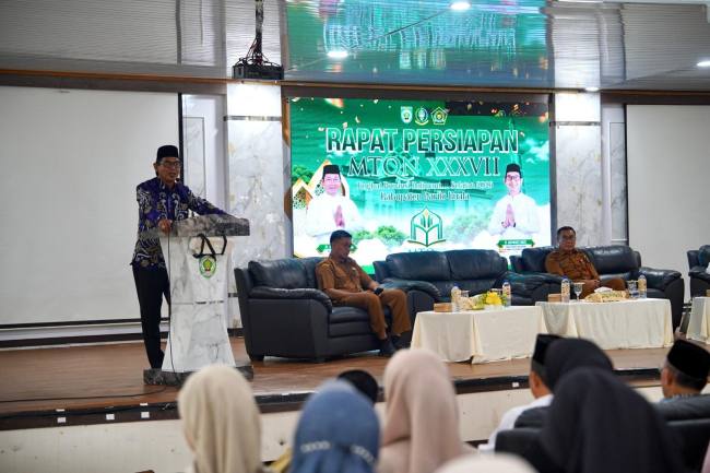 Ketua Umum LPTQ Kabupaten Balangan, Akhmad Fauzi menyampaikan arahan terkait persiapan keikutsertaan Kabupaten Balangan pada  MTQN XXXVII Tingkat Kalimantan Selatan. (SuarIndonesia/Adv)
