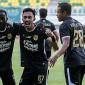 Adhyaksa FC lolos ke Super League musim depan usai kalahkan Persipura 1-0. (Foto: Antara/Angga Budhiyanto)