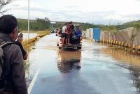 Kondisi ruas jalan nasional penghubung Kecamatan Lokpaikat menuju Kecamatan Piani yang terendam banjir di Rantau, Kabupaten Tapin, Senin (11/05/2026). (Foto: Antara/M Rastaferian Pasya)