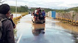Kondisi ruas jalan nasional penghubung Kecamatan Lokpaikat menuju Kecamatan Piani yang terendam banjir di Rantau, Kabupaten Tapin, Senin (11/05/2026). (Foto: Antara/M Rastaferian Pasya)
