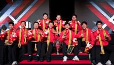Tim bulu tangkis China kembali menegaskan dominasinya di panggung beregu putra dunia dengan mempertahankan gelar juara Piala Thomas 2026 setelah menundukkan Prancis dengan skor 3-1 pada laga final di Forum Horsens, Denmark, Senin (04/05/26) dinihari. (Foto: Istimewa)