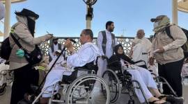 Foto Ilustrasi: Petugas Penyelenggara Ibadah Haji mendata jemaah calon haji yang akan memakai jasa pendorong kursi roda di Masjidil Haram, Makkah, Arab Saudi, Minggu (3/5/2026). (Foto: Antara/Citro Atmoko)