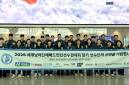 Tim bulu tangkis Korea Selatan berpose jelang berangkat ke Horsens, Denmark, untuk Thomas & Uber Cup 2026. Walau tim putranya gagal lolos dari fase grup, Negeri Ginseng membawa pulang trofi dari kesuksesan tim putrinya. (Foto: Badminton Korea Association)
