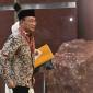 Penasihat Khusus Presiden Bidang Haji Muhadjir Effendy berjalan menuju ruang pemeriksaan setibanya di Gedung Merah Putih KPK, Jakarta, Senin (18/5/2026). KPK memeriksa Muhadjir Effendy sebagai saksi terkait penyidikan kasus dugaan korupsi kuota haji, dalam kapasitasnya semasa menjabat sebagai Menteri Agama Ad Interim pada tahun 2022. (Foto: Antara/Indrianto Eko S)
