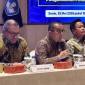 Menteri Pendidikan Tinggi, Sains, dan Teknologi (Mendiktisaintek) Brian Yuliarto (tengah) dan Ketua Umum Tim Penanggung Jawab Panitia SNPMB Tahun 2026 Eduart Wolok (kiri) dalam konferensi pers di Jakarta, Senin (25/5/2026). (Foto: Antara/Sean Filo M)