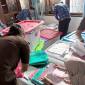 Penyidik Kejati Kalteng, pada saat menggeledah kantor DPMPTSP Kalteng, Senin (18/5/2026). (Foto: Humas Kejati Kalteng)