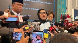 Kepala Badan Gizi Nasional (BGN) Nanik S Deyang memberikan pernyataan pers di Istana Negara, Jakarta, Senin (8/6/2026). (Foto: Antara/Fathur Rochman)

