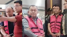 Petugas Kejaksaan Agung menggiring mantan Kepala BGN Dadan Hindayana (DH), mantan Wakil Kepala BGN Bidang Pengembangan Organisasi dan Dukungan Kelembagaan Lodewyk Pusung (LP), serta mantan Wakil Kepala BGN Bidang Operasional Pemenuhan Gizi Sony Sonjaya (SS), menuju mobil tahanan usai ditetapkan sebagai tersangka kasus dugaan korupsi tata kelola program Makan Bergizi Gratis (MBG) pada BGN tahun 2025–2026 di Gedung Jampidsus Kejagung, Jakarta, Rabu (3/6/2026). (Foto: Antara/Nadia P Rahmani)