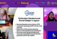 Praktisi sekolah rumah dari Rumah Belajar 4 Jagoan Mila Fitrina memaparkan praktik baik penerapan gerakan 7 KAIH dalam webinar bertajuk Solusi Seri Praktik Baik Penerapan 7 KAIH di Satuan Pendidikan Nonformal (SPNF) di Jakarta pada Kamis (18/6/2026). (Foto: Tangkapan Layar)