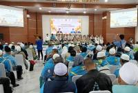 Jemaah haji Kloter 05 Debarkasi Banjarmasin saat tiba di tanah air di Asrama Haji di Kota Banjarbaru setelah melaksananankan ibadah haji 1447 H/2026 M, pada 10 Juni 2026. (Foto: Antara)