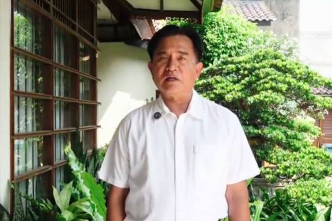 Menteri Koordinator Bidang Hukum, HAM, Imigrasi, dan Pemasyarakatan Yusril Ihza Mahendra saat memberikan keterangan melalui video. (Foto: Tangkapan Layar)