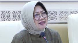 Peneliti politik BRIN Siti Zuhro saat berdiskusi bersama Komisi II DPR RI di kompleks parlemen, Jakarta, Selasa (2/6/2026). (Foto: DPR RI)