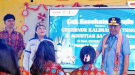 Gubernur Kalteng Agustiar Sabran menyapa pelajar di SMAN 3 Palangka Raya beberapa waktu lalu. (Foto: Dok Disdik Kalteng)
