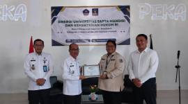 Kepala Divisi Pelayanan Hukum Kantor Wilayah Kementerian Hukum Kalimantan Selatan, Alex Cosmas Pinem. - Foto: Mc.Balangan.