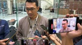 Juru Bicara Komisi Pemberantasan Korupsi Budi Prasetyo memberikan keterangan di Gedung Merah Putih KPK, Jakarta, Rabu (17/6/2026) malam. (Foto: Antara/Rio Feisal)