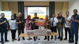 Pemulihan keuangan negara atas penyelesaian permasalahan insiden tertabraknya borepile P47B dan P48B pada pekerjaan konstruksi pembangunan Jembatan Penghubung Pulau Kalimantan - Pulau Laut,, Kamis (4/6/ 2026. (SuarIndonesia/ZI)