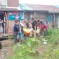 Relawan Rescue Gabungan, jasad dievakuasi ke Ruangan Instalasi Pemulasaraan Jenazah Rumah Sakit Umum Daerah (RSUD) Ulin Banjarmasin, guna dilakukan visum, Selasa (9/6/2026). SuarIndonesia/DO)