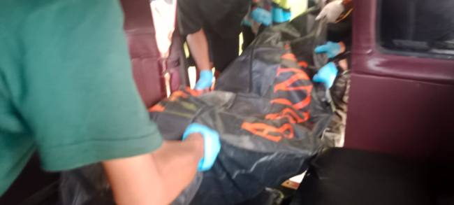 Aridiwi alias Diwi (36). ditemukan terbujur kakui tak bernyawa di dalam rumah Jalan A Yani 7 Kompleks Mahligai Permai Indah Jalur 12, Kecamatan Kertak Hanyar, Kabupaten Banjar, Rabu (10/6/2026).  (SuarIndonesia/DO)