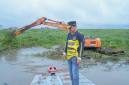 Ketua DPRD  Kalse) H. Supian HK cek n langsung ke lapangan pengerukan jalur sungai baru di Kecamatan Danau Panggang, Kabupaten Hulu Sungai Utara, Jumat (12/6/2026) (SuarIndonesia/Ist)