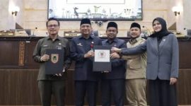 Selain pengesahan regulasi investasi, rapat juga mengagendakan penyampaian Raperda Pertanggungjawaban Pelaksanaan APBD Tahun Anggaran 2025 oleh Pemerintah Provinsi Kalsel,, Rabu (17/6/2026). (SuarIndonesia/Ist)