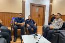 Kepala Samsat Banjarbaru (kemeja batik biru) bersama pihak Dishub dan Kepolisian memberi keterangan, Kamis (18/6/2036) (SuarIndonesia/RW)