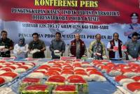 Kapolda Kalsel, Irjen Pol Dr Rosyanto Yudha Hermawan pimpin gelar pengungkapan di Aula Mapolda, Banjarbaru, Kamis (18/6/2026) (SuarIndonesia/ZI)