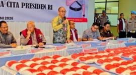 Apresiasi tersebut disampaikan Gubernur Kalimantan Selatan H. Muhidin melalui Staf Ahli Bidang Pemerintahan, Hukum dan Politik, Adi Santoso, saat menghadiri konferensi pers pengungkapan barang bukti narkoba yang digelar Polda Kalsel, Kamis (18/6/2026) (SuarIndonesia/Adv)