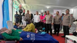 Layanan kesehatan gratis yang diberikan kepada 7.414 orang tersebut dibungkus dalam Bakti Kesehatan Polri serentak yang digelar Polda Kalsel, dalam rangka Hari Bhayangkara ke-80 di Halaman Rumah Sakit Bhayangkara Banjarmasin, Selasa (23/6/2026). (SuarIndonesia/ZI)