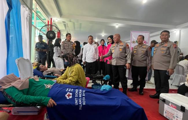 Layanan kesehatan gratis yang diberikan kepada 7.414 orang tersebut dibungkus dalam Bakti Kesehatan Polri serentak yang digelar Polda Kalsel, dalam rangka Hari Bhayangkara ke-80 di Halaman Rumah Sakit Bhayangkara Banjarmasin, Selasa (23/6/2026). (SuarIndonesia/ZI)