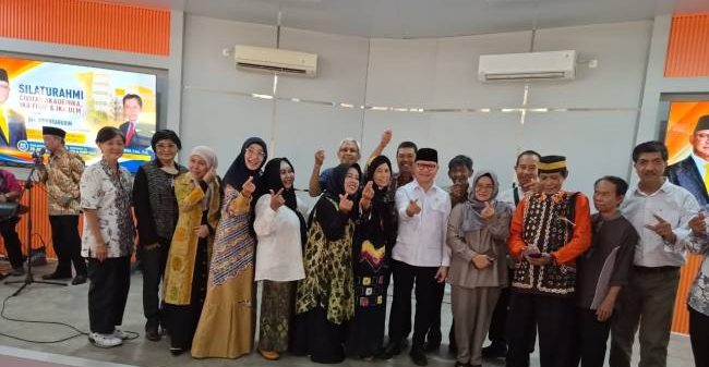 para alumni, khususnya rekan seangkatan pada masa waktu kuliah yang tergabung Ikatan Mahasiswa Fisip (Ikmafis 84), Selasa (23/6/2026) (SuarIndonesia/ZI)