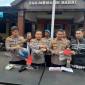 Pelaksana Harian (Plh) Kapolresta Banjarmasin, Kombes Pol Timbul R.K. Siregar, mengatakan tersangka sempat bekerja sebagai buruh lepas untuk memenuhi kebutuhan hidup selama berstatus buronan. (SuarIndonesia/DO)
