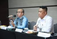 Sekretaris Daerah Provinsi (Sekdaprov) Kalsel H Muhammad Syarifuddin mewakili Gubernur H Muhidin menjawab melalui paparan dalam Rapat Koordinasi (Rakor) Pelaksanaan Dekonsentrasi yang digelar Kemenhan RI pada Rabu (24/6/2026) di Banjarmasin (SuarIndonesia/Adv)