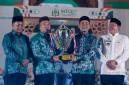 Gubernur H. Muhidin melalui Sekdaprov H Muhammad Syarifuddin secara resmi menutup pelaksanaan Musyabakah Tilawatil Quran (MTQ) ke-XXXVII Tingkat Provinsi Kalsel Tahun 2026  Kamis (25/6/2026) malam (SuarIndonesia/Adv) 