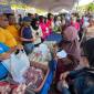 Diserbu warga 25 stan UMKM gratis dan pasar murah. Bahkan Kapolda Kalsel, Irjen Pol Dr Rosyanto Yudha Hermawan pimpin jalan santai CFD, Minggu (28/6/2026). (SuarIndonesia/ZI)
