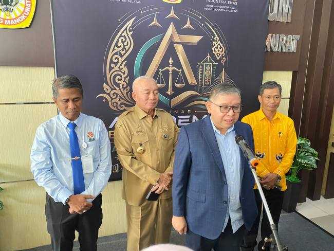 Jaksa Agung Muda Perdata dan Tata Usaha Negara Prof. Dr. R. Narendra Jatna, S.H., LL.M,