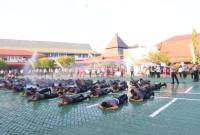 Naik pangkat sebanyak 95 personel Polresta Banjarmasin, dan smeua diakhiri dengan tradisi siram Water Cannon, Selasa (30/6/2026) sore. (SuarIndonesia/YI)