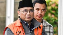 Tersangka kasus dugaan korupsi kuota haji dan penyelenggaraan ibadah haji Yaqut Cholil Qoumas (kiri). (Foto: Dok Antara/Fakhri Hermansyah)