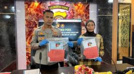 Barang bukti kasus paman cabuli dua ponakan di Pontianak. (Foto: Ocsya Ade CP)