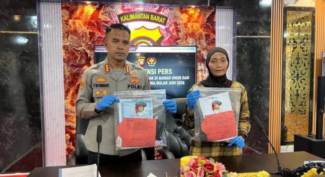 Barang bukti kasus paman cabuli dua ponakan di Pontianak. (Foto: Ocsya Ade CP)