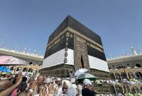 Jemaah haji dari berbagai negara melaksanakan Tawaf Ifadah di Masjidil Haram, Makkah, Arab Saudi, Minggu (31/5/2026). Jemaah haji dari berbagai negara kembali memadati Masjidil Haram untuk menyelesaikan rangkaian ibadah haji yakni Tawaf Ifadah, Sai dan Tahalul. (Foto: Antara/Citro Atmoko)
