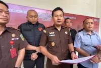 Kajar) Tabalong, Anggara Surya Nagara SH MH (tengah)  Assintel Kejati Kalsel Nana Riana, S.H., M.H., CSSL (kanan) dan  Assisten Tindak Pidana Khusus Anton Rahmanto, S.H., M.H.