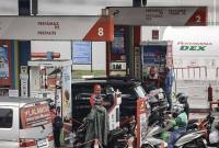 
Pengendara antre untuk mengisi BBM di SPBU Pertamina di Duren Sawit, Jakarta, Senin (4/5/2026). (Foto: Arsip Antara/Dhemas Reviyanto)